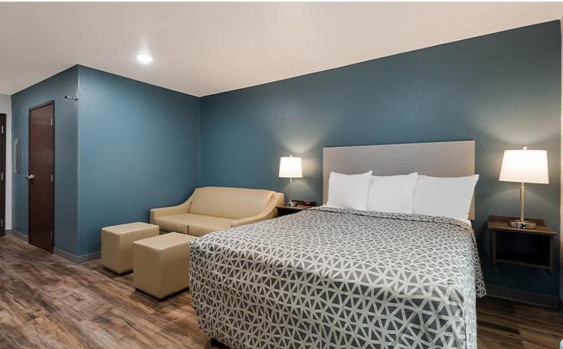 Hotel Woodspring Hermitage - Airport 3*